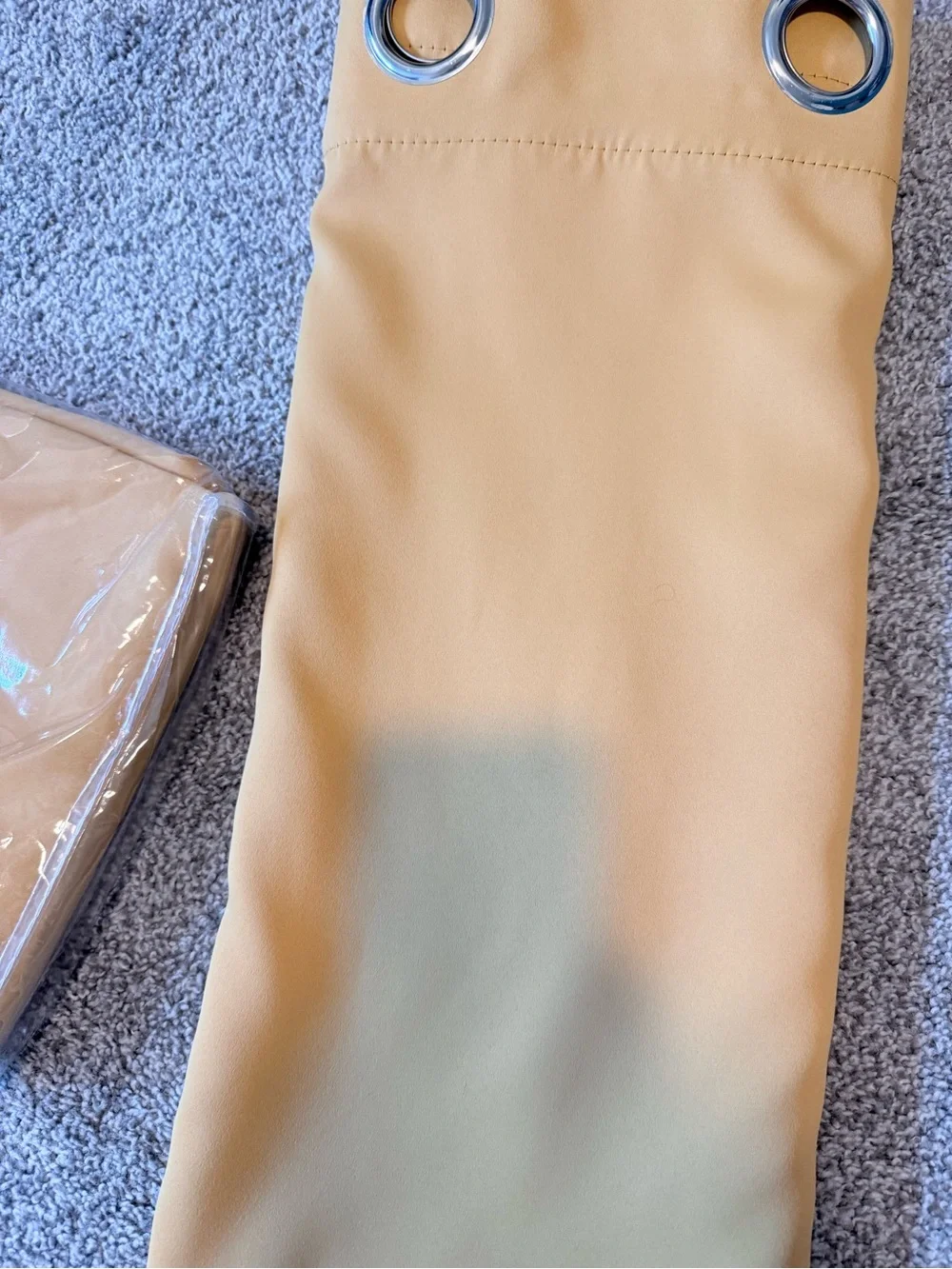 N/A solid yellow